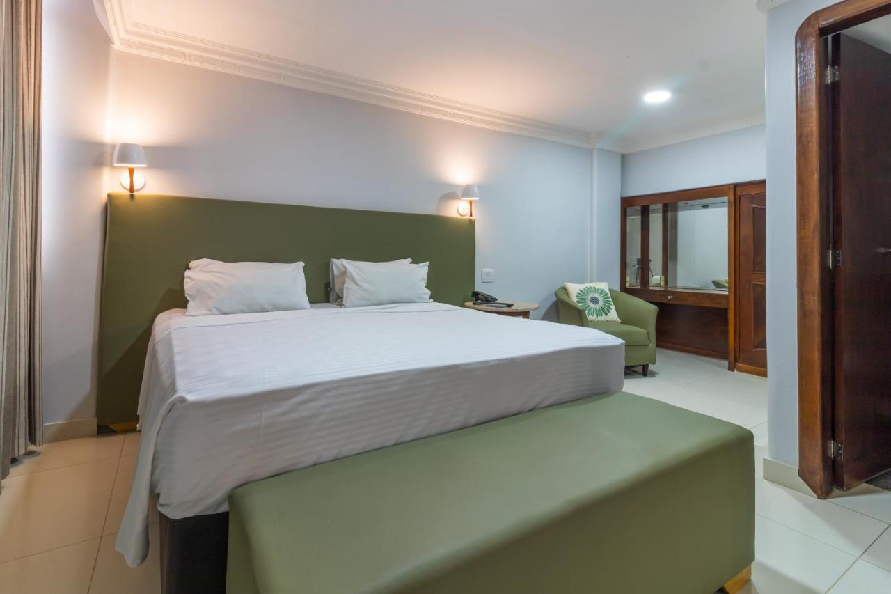 Umuarama Plaza Hotel By Castelo Itaipava กัวยาเนีย ภายนอก รูปภาพ