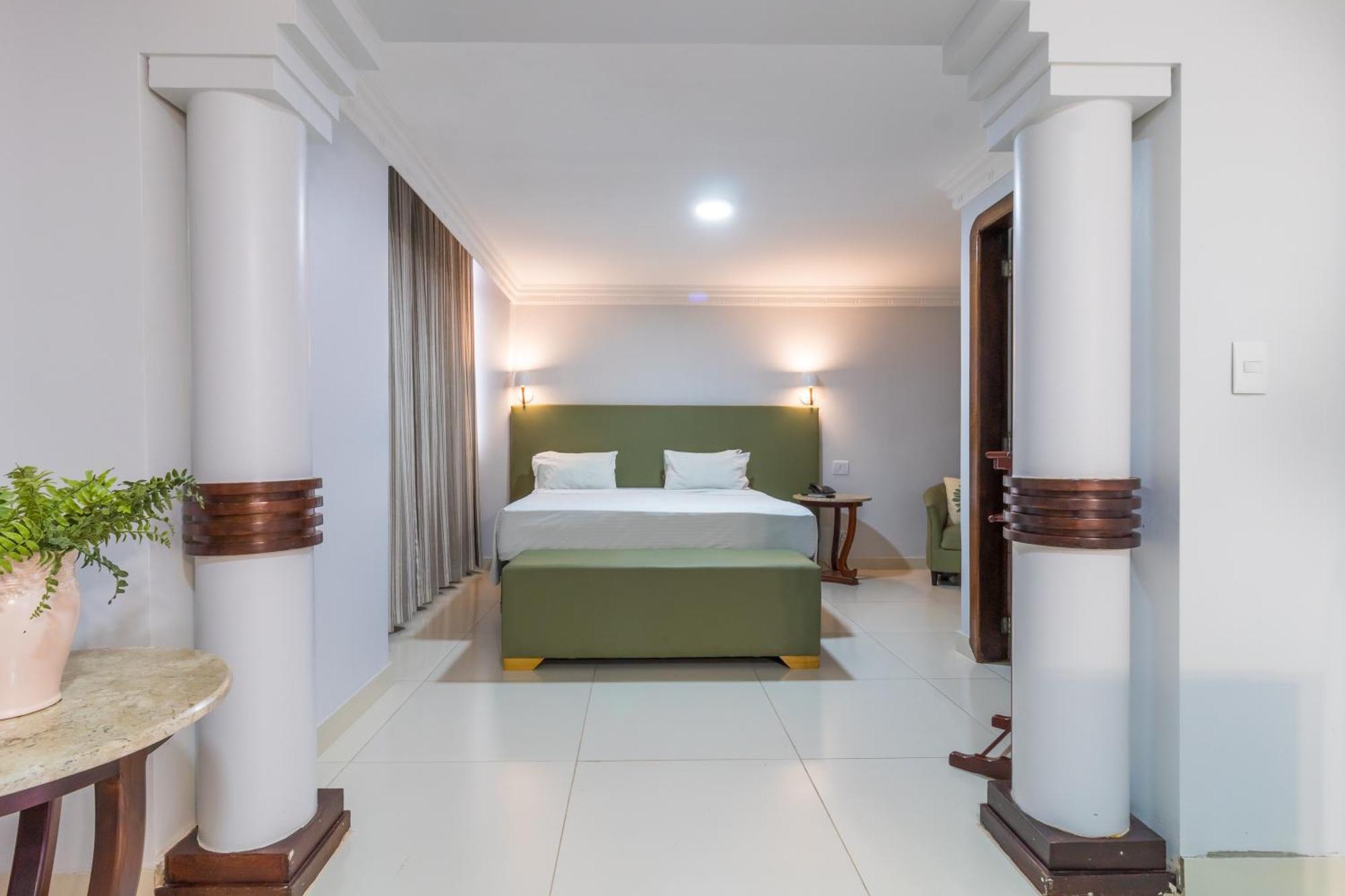 Umuarama Plaza Hotel By Castelo Itaipava กัวยาเนีย ภายนอก รูปภาพ