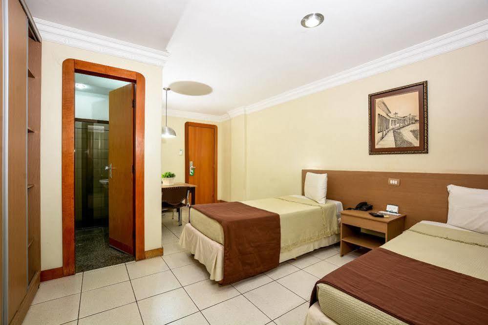 Umuarama Plaza Hotel By Castelo Itaipava กัวยาเนีย ภายนอก รูปภาพ